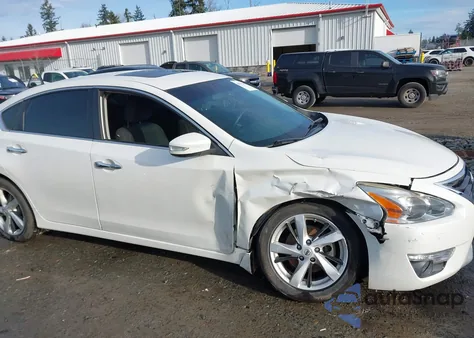 2015 Nissan Altima 2.5 Sv z USA, uszkodzony, nr VIN 1N4AL3AP3FC140243